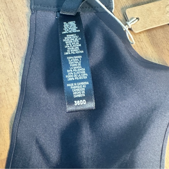 SKIMS Onyx Ultimate Push Up Plunge Bra - Picture 5 of 7